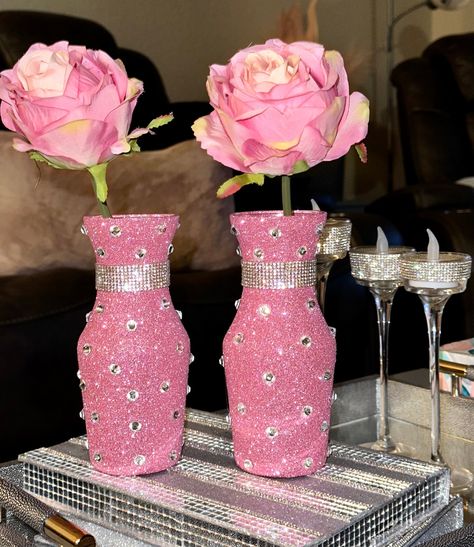 This is a glitter textured glass vase, embellished with crystal diamond rhinestones. The bottom is finished with a resin coating to assist with prevention of furniture surface or vase damage.  This vase will set the foundation for eye catching arrangements. Perfect for indoor home décor OR for special event decorations such as wedding centerpieces, dessert table accents, etc. Unique & special gift Idea for many occasions showcasing flowers and bouquets, fresh, dried or synthetic. *Vase can be fi Entryway Decor Wedding, Blinged Bottles, Wedding Decorations Diy Centerpiece, Home Decor Coffee Table, Wedding Cheap, Glam Home Decor, Coffee Table Centerpiece, Glitter Vases, Glass Candelabra