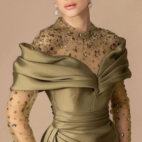 Engagment Dress 2024, Nikah Attire, Classy Evening Dress, Elven Dress, Green Satin Dress, Couture Evening Dress, Green Evening Dress, Classy Gowns, Sunday Dress