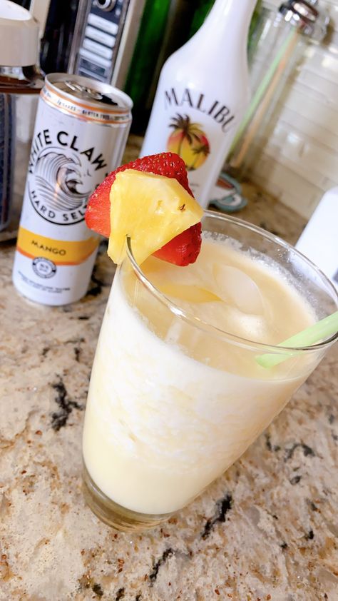 White Claw Piña Colada [frozen pineapple, Malibu, ice and 1 can of White Claw (mango or lime) then blend] PERFECT COMBO! White Claw Mixed Drinks, White Claw Cocktails, Pineapple Malibu, Mom Drinks, Spring Bbq, Vacation Drinks, Drinks Liquor, Yum Drinks, Bar Tender