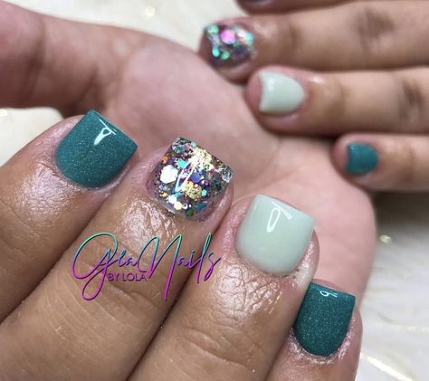 Cute Nails For Fall Short Square, Fun Fall Nails Short, Green Glitter Nail Designs, Fall Nails Short, Girly Cowgirl, Acrylic Dip Nails, Cowgirl Stuff, Acrylic Toe Nails, May Nails