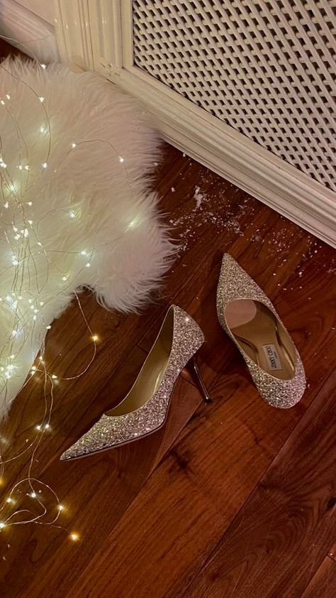 December moments Glitter Stockings, Stockings Aesthetic, Accessories Bags Shoes, Creative Instagram Stories, Winter Pictures, Instagram Photo Inspiration, Christmas Mood, Night Out Dress, Winter Aesthetic