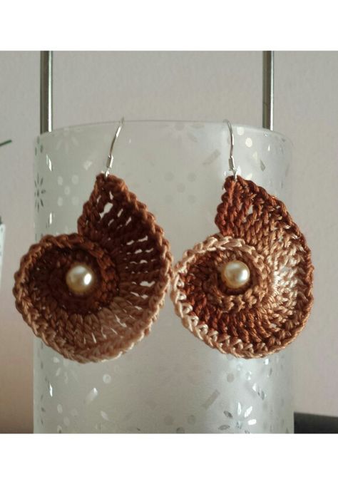 Earring Crochet, Shells Earrings, Crochet Earrings Pattern, Earring Patterns, Shell Earrings, Crochet Jewelry, Sea Shell, Sea Shells, Crochet Earrings