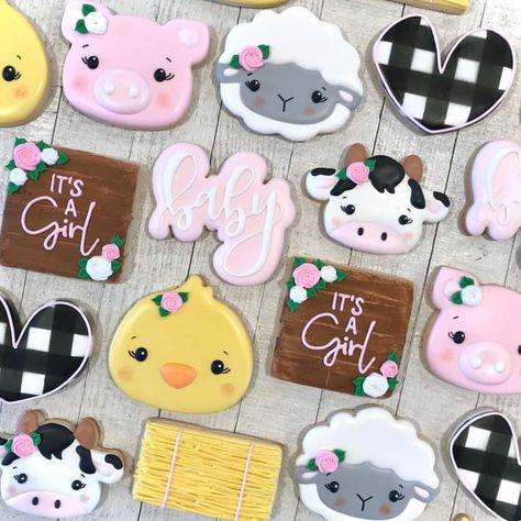 Farm Girl Baby Shower Ideas, Farm Baby Shower Cookies, Farm Theme Baby Shower Ideas Girl, Western Theme Baby Shower Ideas Girl, Pig Baby Shower Theme, Baby Cow Baby Shower Theme, Farm Baby Shower Theme Girl, Baby Farm Animals Shower Ideas, Baby Shower Farm Theme