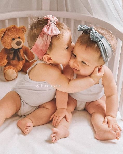 Sibling love ... Baby Twins, Adorable Babies, Future Family, Baby Pictures, Baby Fever, Baby Photography, Oh Baby, Baby Photos