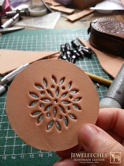 Leather Artwork, Art Du Cuir, Find Me, Leather Tutorial, Leather Coaster, Leather Tooling Patterns, Leather Craft Patterns, Leather Craft Projects, Leather Coasters