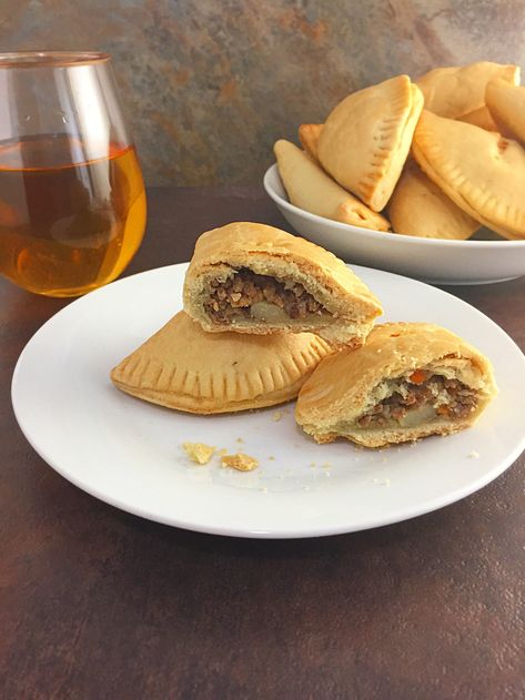 Delightfully Tasty Nigerian Meat Pie - My Diaspora Kitchen Nigerian Meat Pie, Chicken Pie Recipe, Meat Pie Recipe, Trini Food, West African Food, Nigerian Recipes, Cooking Measurements, Tasty Meat, Savory Pastry