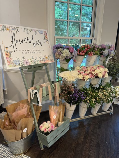 Bouquet Station Party, Diy Flower Bouquet Station, Bloom Bar Bridal Shower Ideas, Flower Cart Bridal Shower Ideas, Bubbly Brunch Bridal Shower Decor, Bridal Shower Ideas Love Is In Bloom, Baby In Bloom Flower Bar, Wild Flower Graduation Party, Make Your Own Flower Bouquet Bar