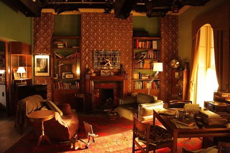 Amelie Apartment, Lockwood And Co, Bbc Sherlock, Baker Street, English Style, Sherlock Bbc, House Room, Escape Room, Waltz