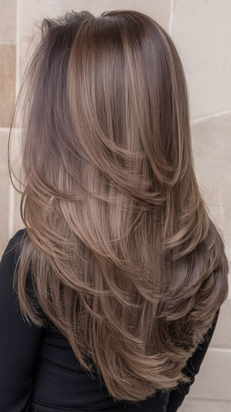 Hair Inspo Color Light Brown With Highlights, Medium Tone Hair Color, Light Brown Milk Tea Hair Highlights, Urban Hair Colour, Pretty Hair Ideas Colour, Lightest Brown Balayage, Ideas For Hair Dye, Golden Grey Hair, Highlights All Over Hair