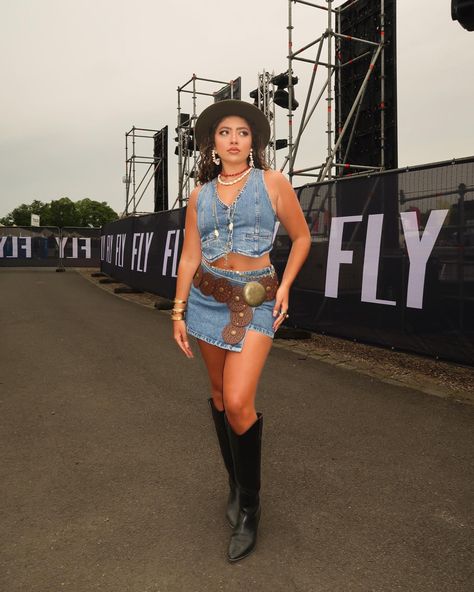 Cowboy boots, double denim, vintage belt, waistcoat, festival outfit, rave, coachella inspo Double Denim Concert Outfit, Double Denim Outfit Festival, Coachella Cowboy Outfit, Denim Vest Festival Outfit, Cowgirl Outfits Y2k, Jean Skirt Festival Outfit, Denim Rave Outfit, Denim Vest Cowgirl Outfit, Coachella Outfit Cowgirl