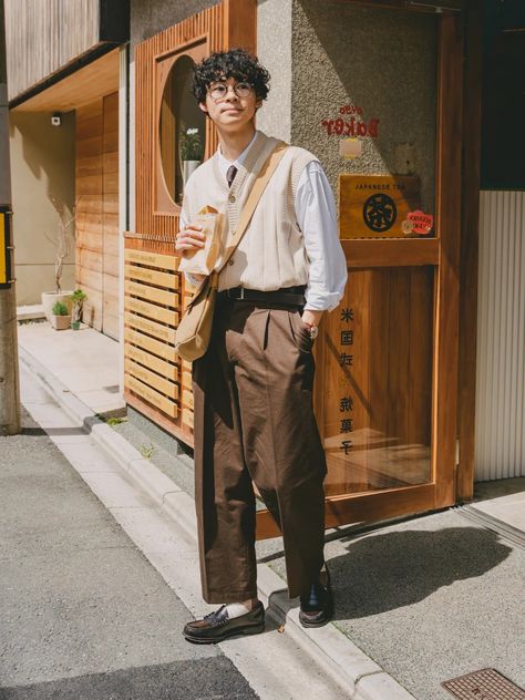 Outfit Inspirations Japanese, Mens Clothing Styles Japanese, Slouchy Mens Fashion, Japanese Guy Fashion, Japanese Style Men Fashion, Japan Male Fashion, Japan Men Fashion Summer, Japanese Preppy Fashion Men, Japanese Streetwear Fashion Men