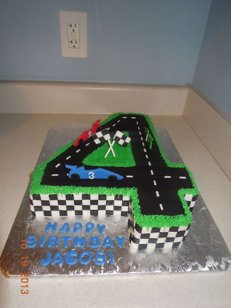 race track cake Race Cars Cake, Cars Torte, Racing Car Cake, Race Track Cake, Black Buttercream, Disney Cars Cake, Pastel Rectangular, Cake Sheet, Cars (disney) Party