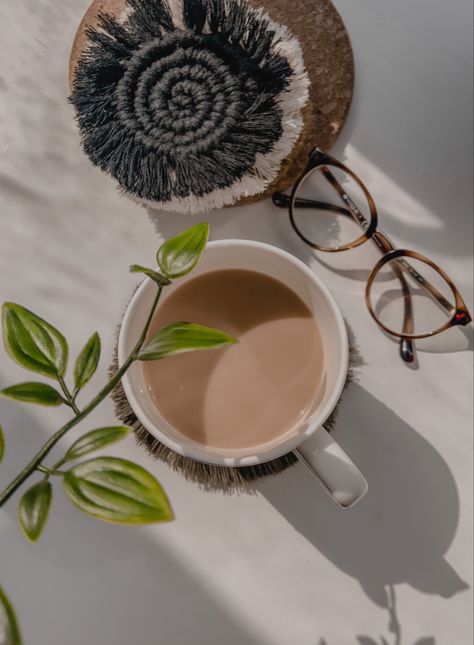 Boho Product Photography Ideas, Coaster Photography Ideas, Macrame Aesthetic Photography, Macrame Photography Ideas, Crochet Product Photography Ideas, Macrame Product Photography, Crochet Product Photography, Macrame Photography, Eclectic Bungalow