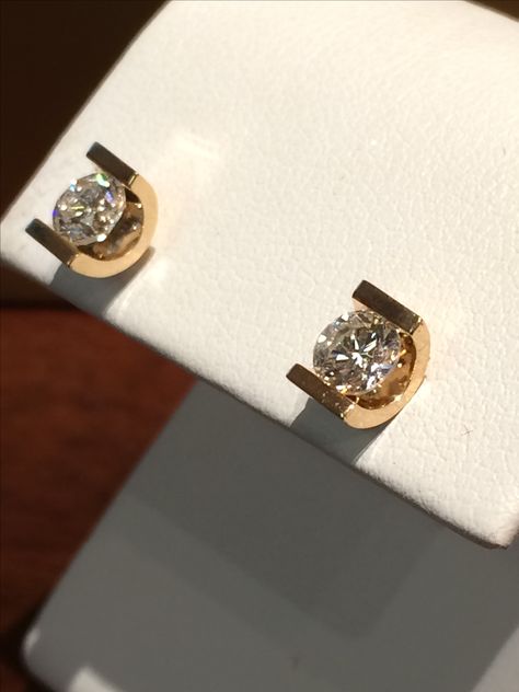 Diamond earrings. Diamond Studs For Men, Cufflinks Men Classic, Gold Cufflinks Men, Vanki Ring, Unique Diamond Earrings, Quinceanera Jewelry, Mens Diamond Earrings, Studs For Men, Mens Ring Designs