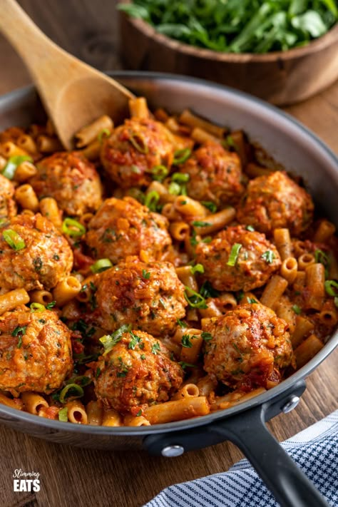 Chicken Meatball Pasta, Meatballs With Pasta, Ground Turkey Dishes, Chicken Pasta Sauce, Creamy Cajun Chicken, Minced Chicken Recipes, Chicken Meatball, Kids Dinner, Meatball Pasta