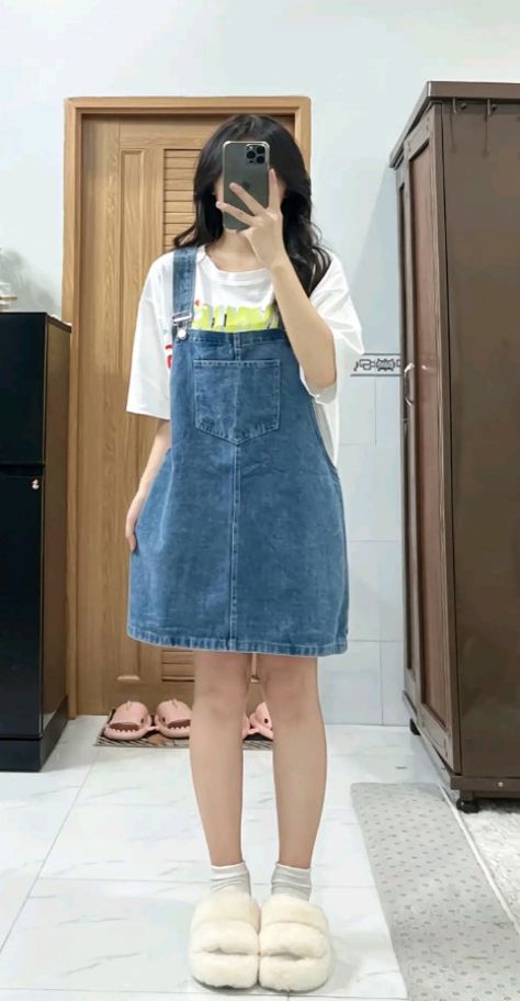 Normal Dress Simple Casual Outfits, Japanese Casual Outfits, Summer Korean Outfits Street Styles, Pleated Fashion, Korean Summer Outfits, Simple Style Outfits, Chinese Fashion Street, Stylish Short Dresses, Modest Dresses Casual