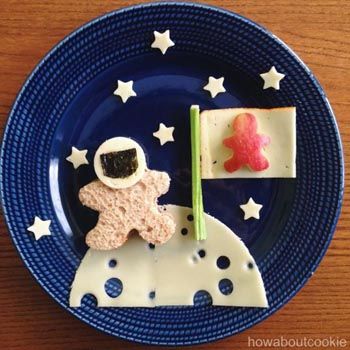 Space Snacks, Space Food, Food Art For Kids, Childrens Meals, Fun Lunch, Cute Snacks, Fun Kids Food, Food Crafts, Toddler Meals