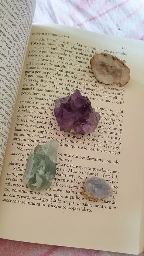 #crystal #crystals #crystalsaesthetic #aesthetic #book Crystal Girl Aesthetic Outfits, Crystal Girl Aesthetic, Soul Aura, Crystal Girl, Nepo Baby, Earthy Vibes, Starry Eyes, Pinterest Contest, Type Shi