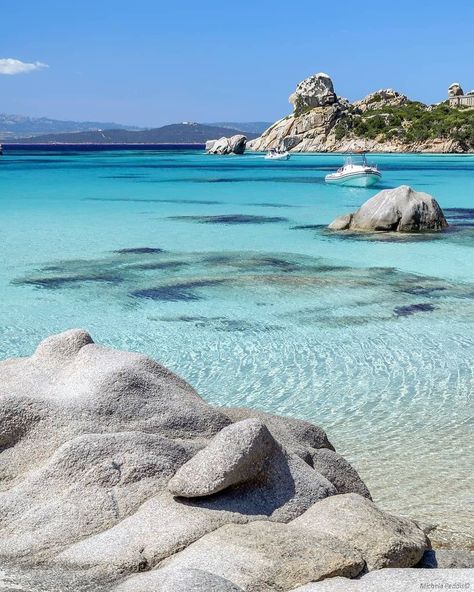 Spiagge da Sogno on Instagram: “Cala Corsara, Isola di Spargi, #Sardegna 🇮🇹 ☀️ ➖➖➖➖➖➖➖➖➖ 📸 @miky_ped” Bora Bora, Wanderlust Travel, Sardinia, Travel Inspo, Tahiti, Western Australia, Italy Travel, Beach Life, Places To Go