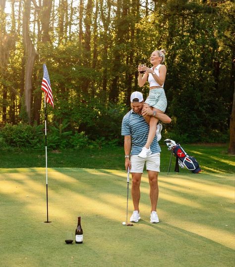 Golf Family Photoshoot, Cute Golf Couples Pictures, Golf Family, Golf Engagement Session, Golf Couple Pictures, Golf Couple Goals, Golfing Engagement Photos, Golf Couple Aesthetic, Top Golf Couple Pictures