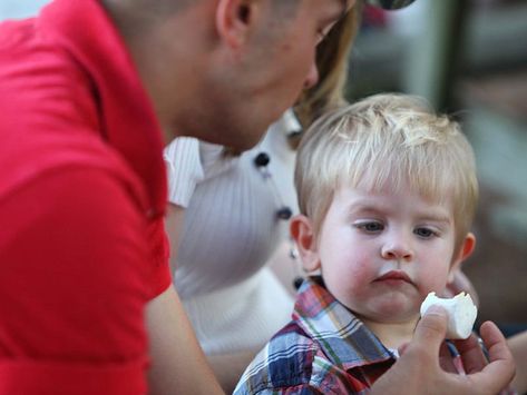 Stanford 'marshmallow test' of kids' self-control is being challenged - Business Insider Marshmallow Test Self Control, Marshmallow Test, Elementry School, Psychological Science, University Of Rochester, Parenting Types, Reading Assessment, Curious Kids, College Degree