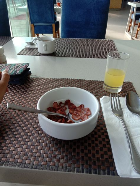 Sarapan, sereal, hotel Breakfast Hotel Snapgram, Sereal Sarapan, Junk Food, Dog Bowls, Bowl, Hotel, Collage, Wall, Pins