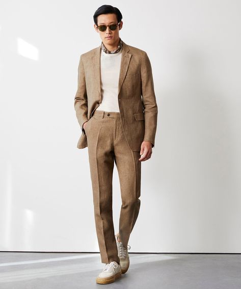 Italian Linen Sutton Suit in Safari Tan Suit Styles For Men, Linen Suit Men, Linen Suits For Men, Suits And Sneakers, Tan Suit, Italian Suit, Suit Pant, Italian Men, Trouser Style