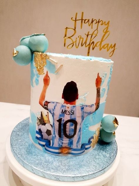 Messi Cake Argentina, Messi Cake Ideas Argentina, Messi Soccer Cake, Argentina Cake Ideas, Pastel Cr7, Messi Theme Cake, Pastel Messi, Messi Cake Ideas, Basket For Your Boyfriend