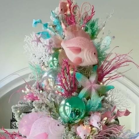 SAMI RICCIOLI on Instagram: "Under The Sea 🎄 for CHRISTMAS in JULY! Who says Christmas has to be red + green? I hand painted the starfish too! This entire tree was bought by someone in Miami on Instagram last year ! Love the iridescent details so much 🌊 #christmasinjuly #beachtheme #underthesea #holidaydecor #summerdecor #kingofchristmas #beach #christmastree" Under The Sea Christmas Decorations, Under The Sea Christmas Tree, Under The Sea Christmas, Cali Christmas, Wool Blankets Diy, Tropical Christmas Decorations, Ocean Christmas, Blankets Diy, Beach Christmas Trees