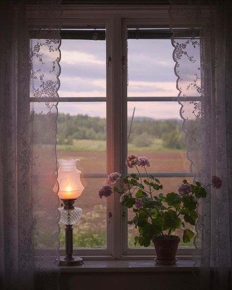 Spring Home Aesthetic, Simple Life Aesthetic, Window Charms, Filmy Vintage, Casa Vintage, Window View, Through The Window, Farm Girl, English Countryside