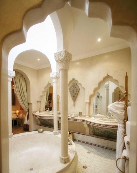 Arabian Bathroom Ideas, Modern Arabian House Design, Arabic Style Bathroom, Pakistani House Design, Arabian Bedroom Ideas, Turkish Bathhouse, Arabian House Design, Appartment Decor Ideas, Arab Luxury