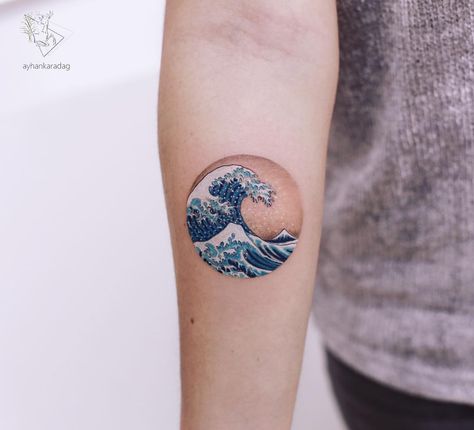 Instagram'da Ayhan Karadag: “katsushika hokusai -The Great Wave off Kanagawa 🌊 _________ #ayhankaradag #thegreatwaveoffkanagawa #tattooidea #katsushikahokusai…” Japanese Wave Tattoos, Rorschach Test, Minimal Tattoo Design, Wave Tattoo, Ocean Tattoos, Cat Tattoos, Tattoo Now, Japanese Tattoos, Shoulder Tattoos