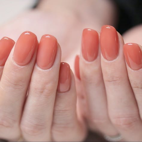 Uñas Color Coral, Winter Nail Colors, Nail Colors Winter, Living Coral, Shellac Nails, Colorful Nail Designs, Neutral Nails, Winter Nail, Spring Nail