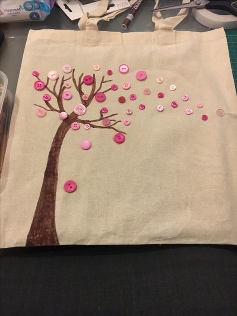 Button art, canvas bag , mother day gift, Decorate Canvas Bag, Tote Bag Diy Pattern, Decorated Tote Bags, Diy Tote Bag Design, Canvas Bag Diy, Handmade Fabric Bags, Simple Hand Embroidery Patterns, Ribbon Embroidery Tutorial, Diy Bead Embroidery