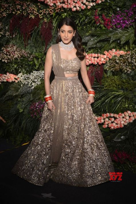 Anushka Sharma Bridal Look, Anushka Sharma Traditional Outfits, Anushka Sharma Wedding Lehenga, Anushka Sharma Lehenga, Bollywood Wedding Outfit, Anushka Sharma Outfits, Anushka Sharma Wedding, Reception Jewellery, Wedding Dresses Zuhair Murad