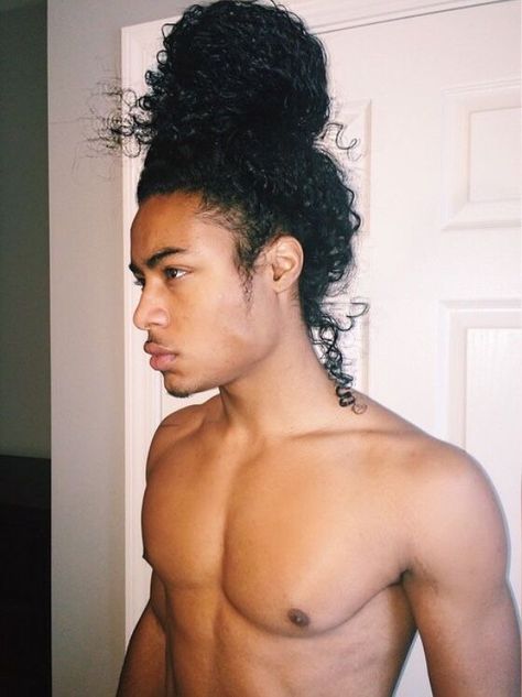 Polynesian Men, Men's Long Hairstyles, Pelo Afro, Black Men Hairstyles, Man Bun, Curly Hair Men, Long Curly Hair, Long Hair Styles Men, Black Is Beautiful