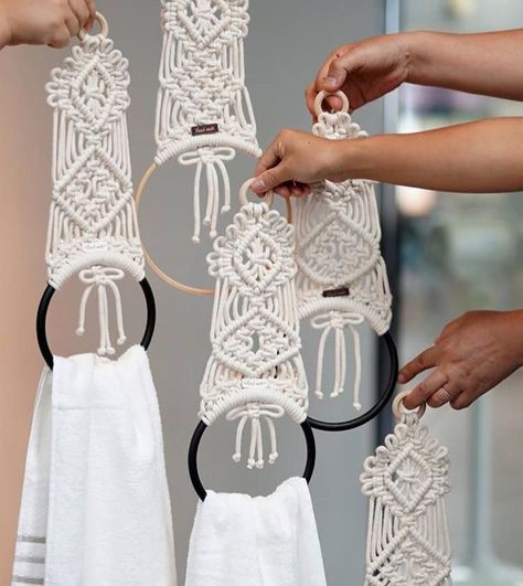 cd758e8f59dfdf06a852adad277986ca Diy Macrame Wall Hanging, Simpul Makrame, Pola Macrame, Tutorial Macramé, Makramee Diy, Macrame Knots Pattern, Macrame Wall Hanging Diy, Macrame Wall Hanging Patterns, Wall Hanging Diy