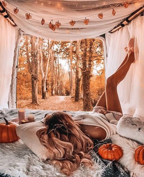 Autumn Photoshoot Ideas, Autumn Photoshoot, Fall Bedding, Fall Mood Board, Fun Fall Activities, Fun Photoshoot, Fall Photoshoot, Happy Fall Y'all, Fall Pictures