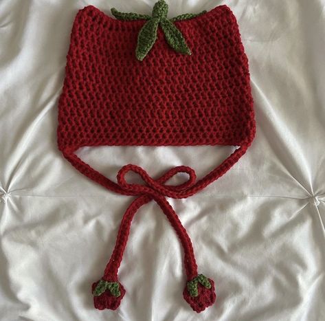 Fruit Hat Crochet, Cute Crochet Hat Ideas, Crochet Fruit Hat, How To Crochet A Hat, Red Crochet Ideas, Cute Crochet Hats, Crochet Tomato, Tomato Crochet, Crotchet Hat