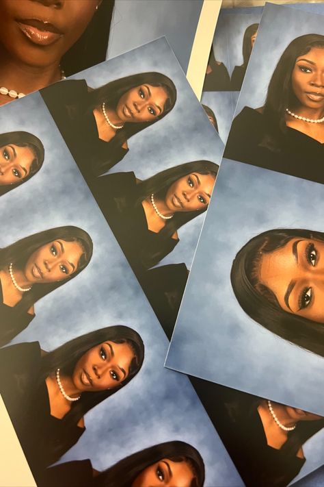 senior picture ideas Picture Ideas Black Women, Senior Picture Ideas Black Women, Yearbook Picture Ideas, Senior Picture Ideas Black, Senior Yearbook Pictures, Graduation Things, Portrait Outfits, Senior Portrait Outfits, Senior Szn