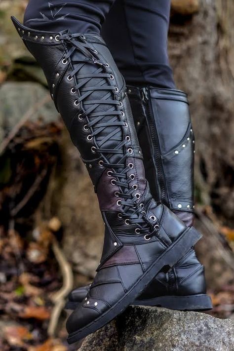 Ren Faire Boots, Clothes Fantasy Design, Fantasy Leather Boots, Fantasy Boots Male, Boots For Men Outfit, Dnd Boots, Adventure Clothes Fantasy, Best Mens Boots, Modern Fantasy Clothing