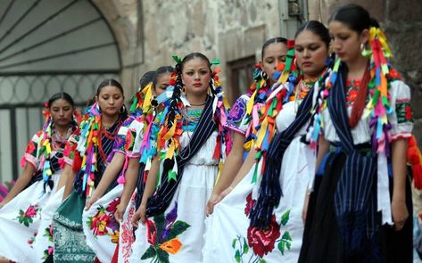 More Than Just a Hairstyle, the True Symbolism Behind Braids in Latin American Indigenous Culture Mexican Braids, Simple Aesthetics, A Hairstyle, Social Status, Two Braids, Indigenous Culture, Side Braid, African American Women, Latin American