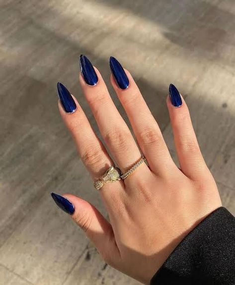 Dark Blue Nails Chrome, Navy Blue Nails Aesthetic, Chrome Navy Blue Nails, Blue Magnetic Nails, Navy Blue Chrome Nails, Dark Navy Blue Nails, Dark Blue Almond Nails, Navy Chrome Nails, Dark Blue Chrome Nails