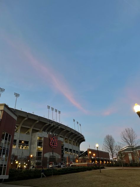 #college #collegetips #collegehacks #collegebound #collegeadmissions #collegedormroomideas #sky #skies #outdoor #sunset #university #school #campus #campusboard Auburn University Campus, College Ad, Auburn Football, School Campus, Dream College, Dream School, University School, Auburn University, See Ya