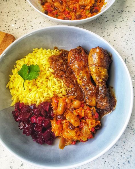 Lunch Ideas Rice, Sunday Food Ideas, Simple Sunday Dinner Meals, South African Traditional Food, South African Food Recipes, Rice And Chicken Recipes, Dinner Plates Food, Sunday Lunch Ideas, South African Food