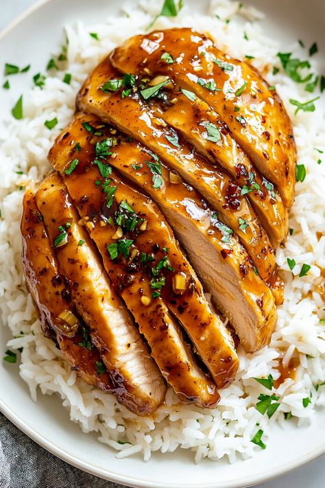 Honey Garlic Chicken is a quick, 12-minute recipe that features juicy chicken breast cutlets in a delicious 5-ingredient honey garlic sauce! Made with pantry staples, this sauce turns into a delightful glaze when simmered with seared chicken, transforming a few simple ingredients into a mouthwatering meal—perfect for busy weeknights. 1 tablespoon olive oil2 tablespoons butter Glazed Chicken Meal Prep, Quick Simple Dinners For One, Garlic Buttered Chicken, Heathy Chicken Recipes, Simple Meat Dishes, Honey Garlic Roasted Chicken, Divine Recipes Chicken, Chicken Recipes Garlic Butter, Clean Meat Recipes