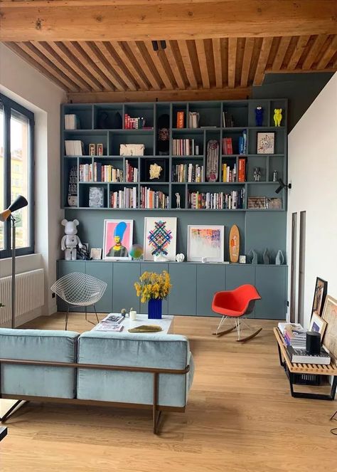 Home Office Design Ideas, Bibliotheque Design, Office Design Ideas, Colorful Apartment, Bookshelves In Living Room, Home Library Design, Woman Bedroom, Office Interior, Decor Home Living Room