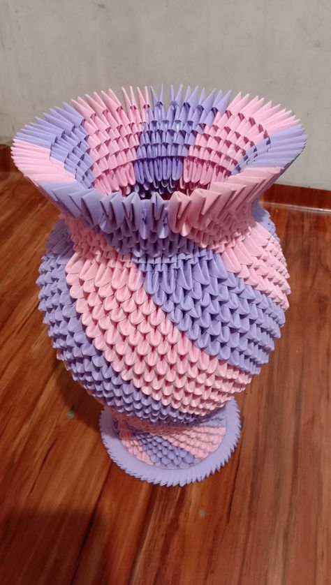 Paper Crafts Diy Origami, Vase Origami, Origami Vase, 3d Origami Tutorial, Origami Models, Origami Patterns, Modular Origami, Origami 3d, Gifts Wrapping Diy