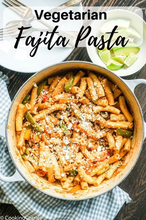 Fajita Pasta Recipe, Pasta With Tomato Sauce, Fajita Pasta, Healthy Vegetarian Dinner, Vegetarian Pasta Recipes, Meatless Recipes, Meatless Dinner, Vegetarian Pasta, Healthy Pasta Recipes