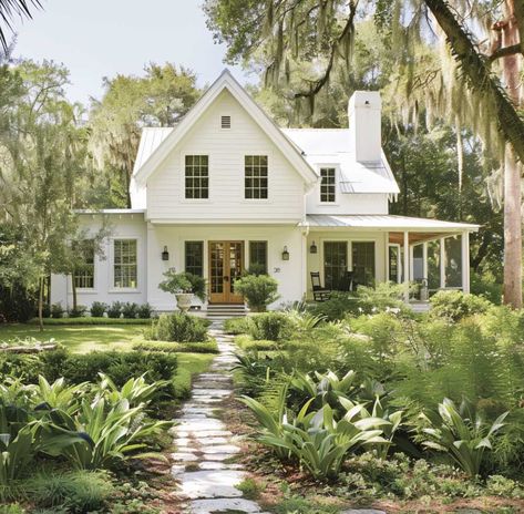 Green Cottage Exterior, Country House Exteriors, Country House Exterior, Modern Front Yard Landscaping Ideas, Future Farmhouse, Modern Front Yard Landscaping, Inspiring Lifestyle, Wall Colours, White Exterior Houses